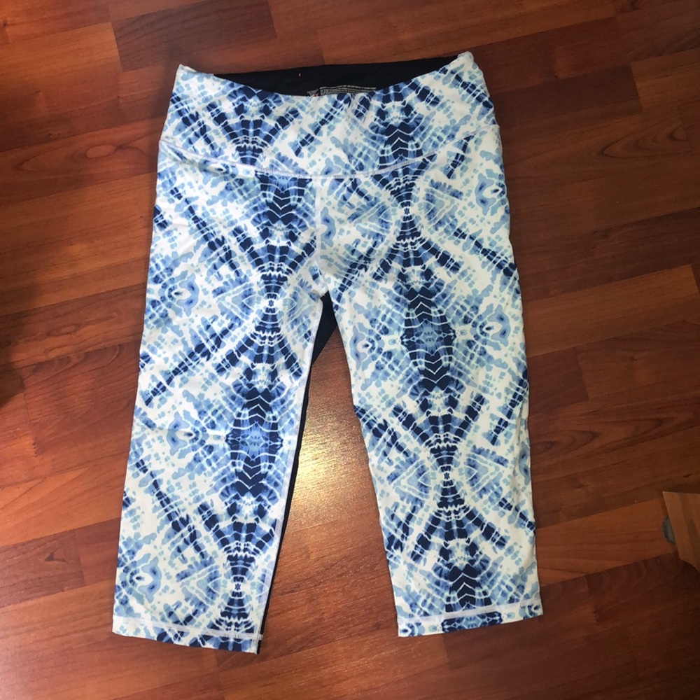 Blue & white tie dye VSX Capri legging